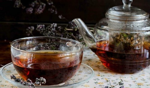 Чай, чайник и душица