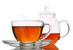 Чашка с чаем, чайник с чаем