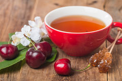 Чай из листьев вишни, польза и вред
